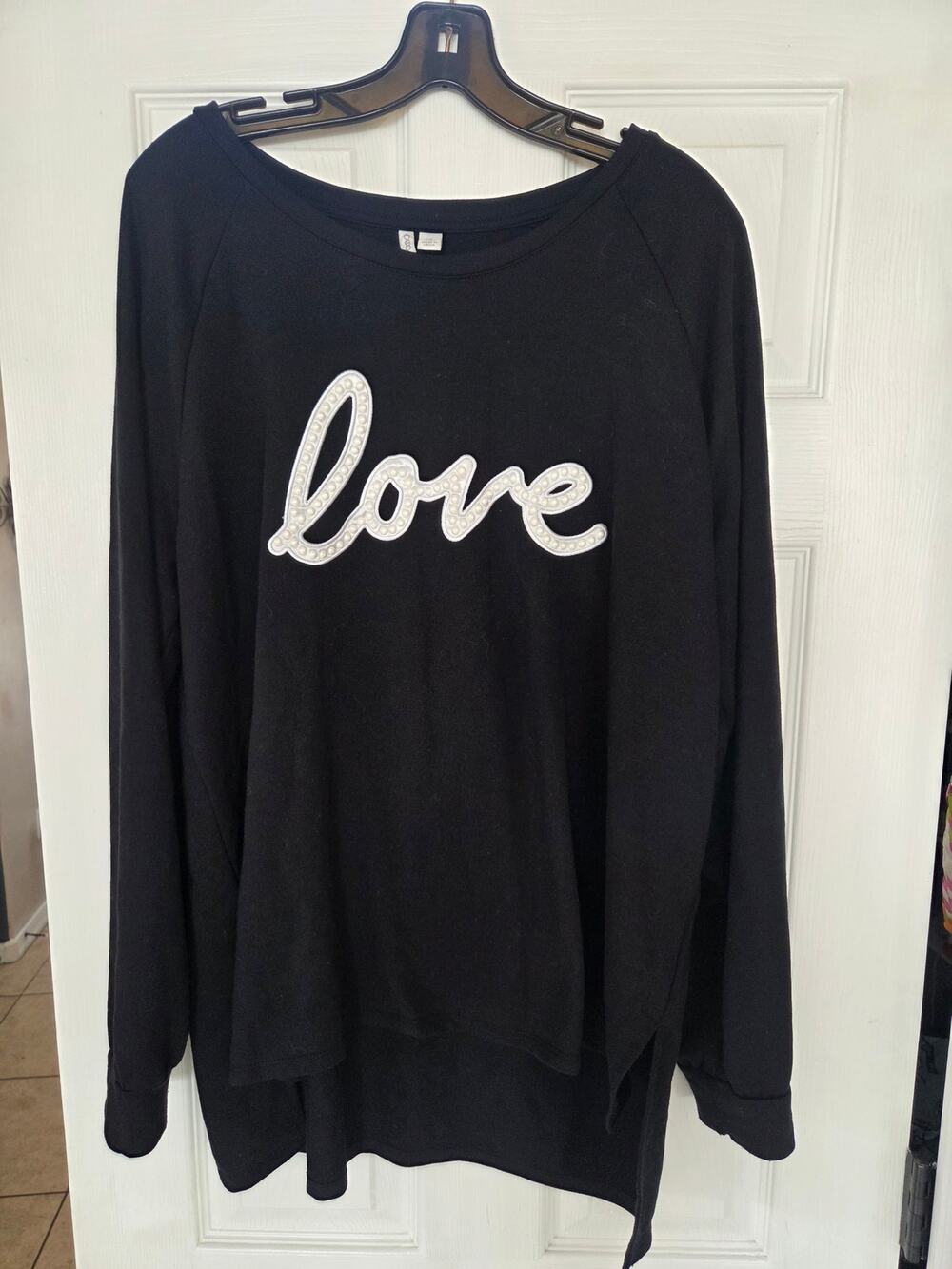 CATO Love graphic with pearl detail. Black tunic EUC XL